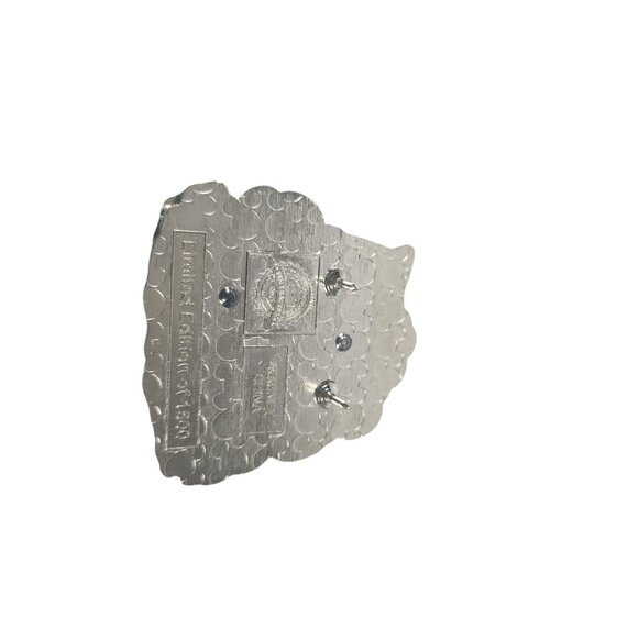 Limited Edition Donald Duck Grim Reaper Enamel Pin Disney Collectible Halloween - Picture 4 of 4